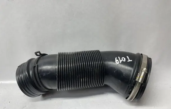 Audi Q3 F3 Air intake duct part 5QA129684
