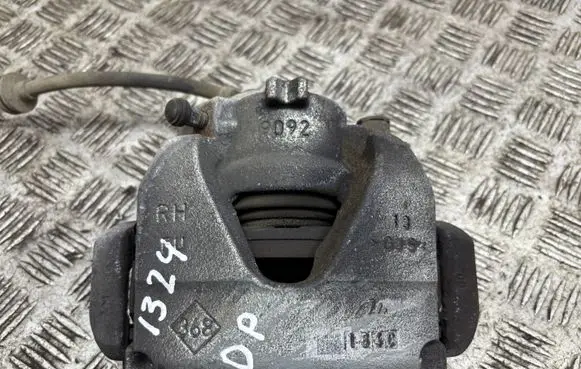Renault Captur II Front brake caliper