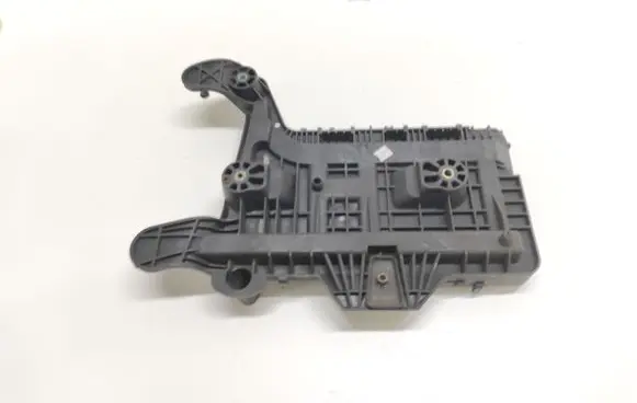 Skoda Superb B6 (3T) Battery box tray 1K0915333