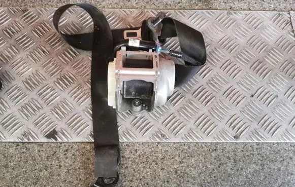 Opel Vivaro Front seatbelt 34142242J