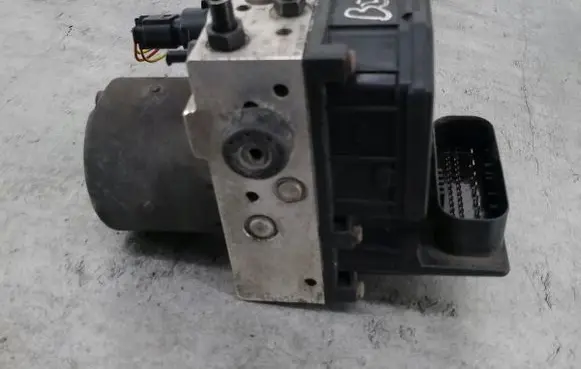 Volkswagen PASSAT B5.5 ABS Pump