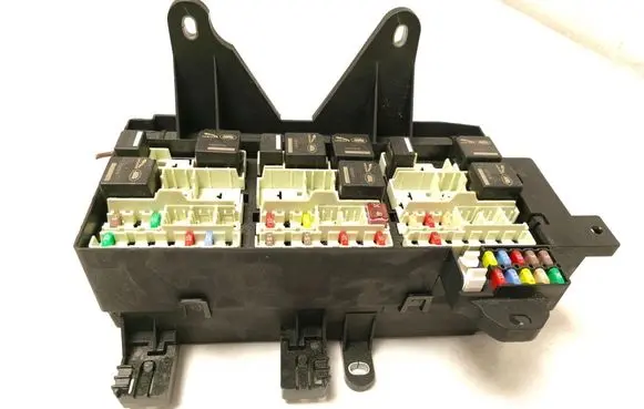 Jaguar XE Fuse module GX7314N073EA