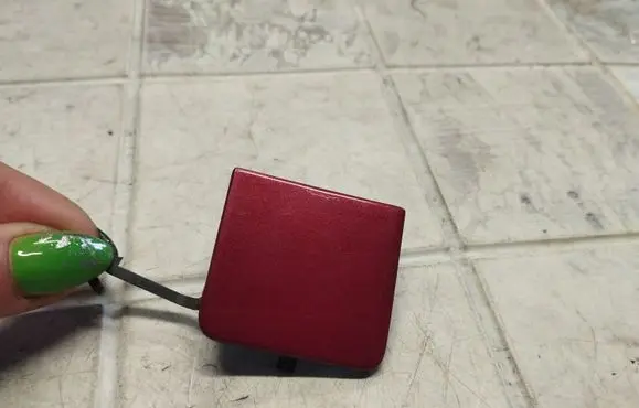 Rear bumper row hook cap/cover