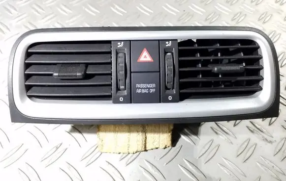 Skoda Fabia Mk2 (5J) Dash center air vent grill 5J0820951 P0116005 5J0820951S01
