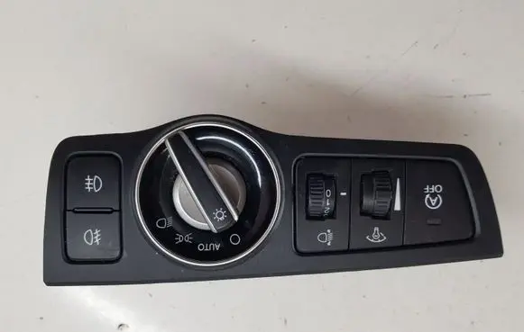 Hyundai i40 Light switch 933003Z970