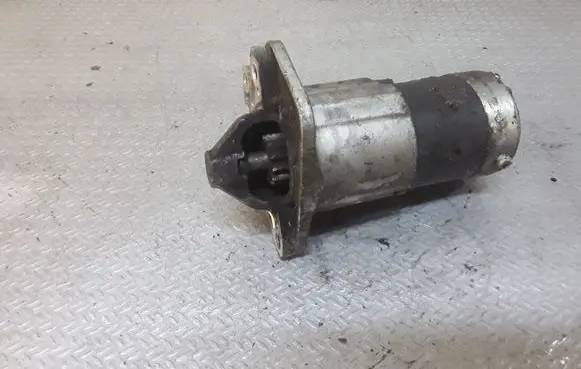 Renault Clio III Starter motor M0T87881