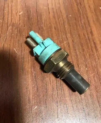 Volkswagen II LT Coolant temperature sensor 0824121026