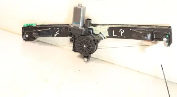 Front window lifting mechanism without motor