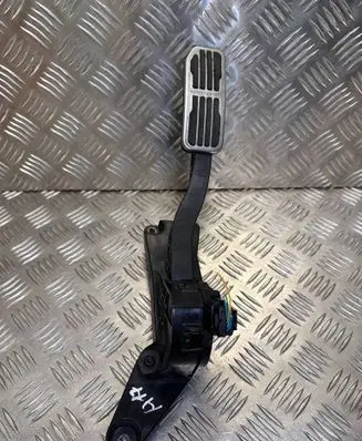 Jaguar XE Accelerator throttle pedal 698540C
