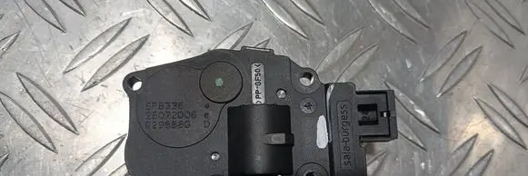 Mercedes-Benz ML W164 Air flap motor/actuator 25072006