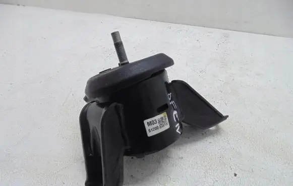 Hyundai Santa Fe Engine mounting bracket 21824-S1100