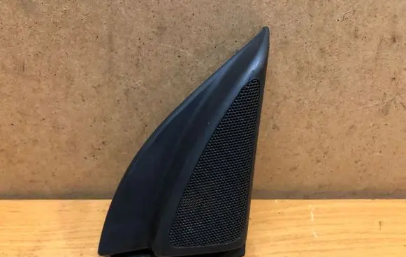Toyota Avensis T250 Front door speaker cover trim 6749105060D