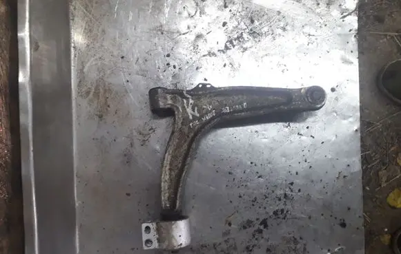 Opel Vectra C Front lower control arm/wishbone