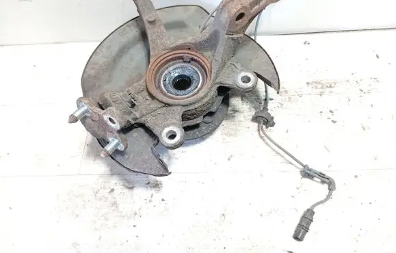 Honda CR-V Front wheel hub spindle knuckle
