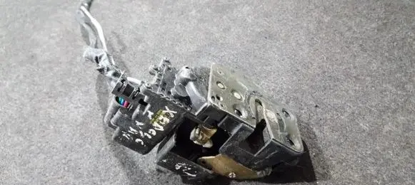 Mazda Xedos 6 Rear door lock