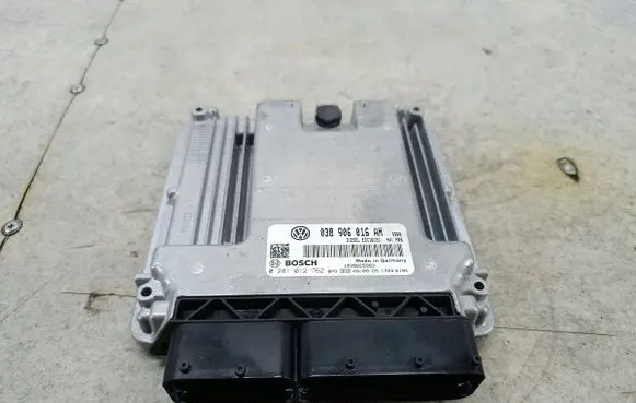 Volkswagen Transporter - Caravelle T5 Engine control unit/module ECU 