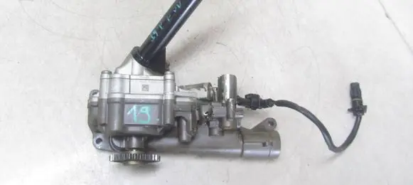 Mercedes-Benz CLA C117 X117 W117 Oil pump A2701800701