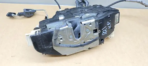 Mercedes-Benz S W221 Front door lock A2217202735