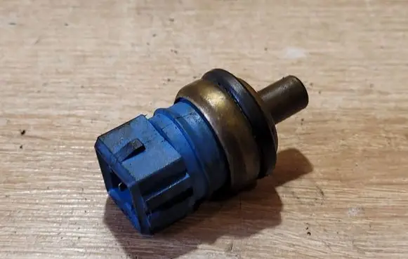 Coolant temperature sensor