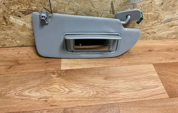 Sun visor