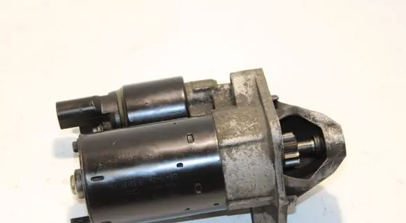 Volkswagen PASSAT B5.5 Starter motor 06B911023A