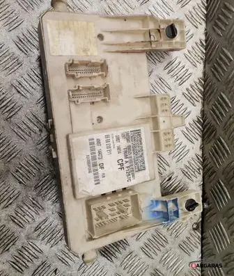 Ford Focus Fuse module M5T14014