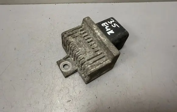 Opel Movano A Glow plug pre-heat relay 7700115078