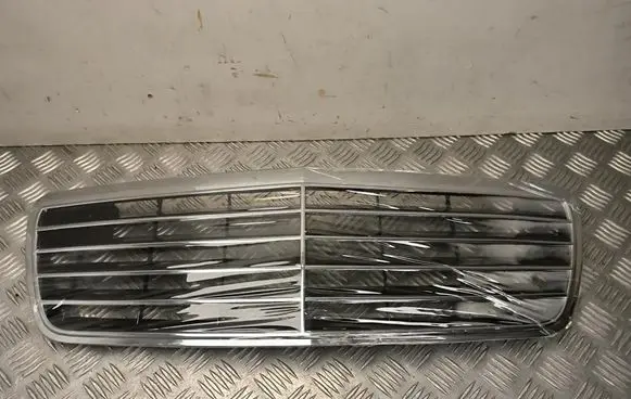 Mercedes-Benz E W210 Front grill 