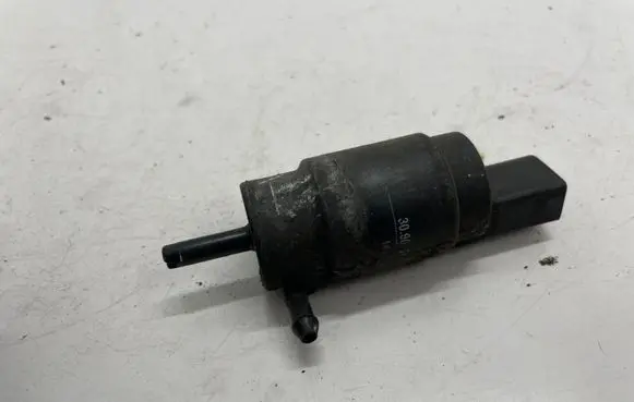 Mercedes-Benz C W204 Windscreen/windshield washer pump