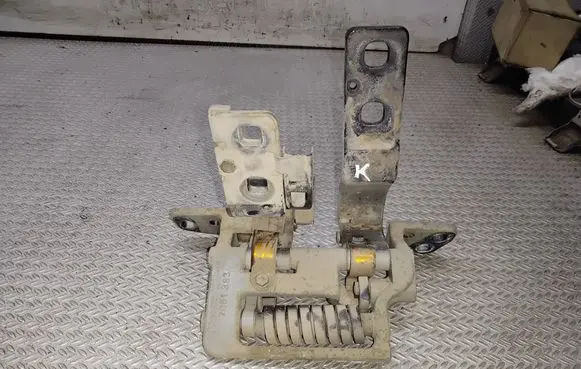 BMW 5 E60 E61 Tailgate/trunk/boot hinge 7061383