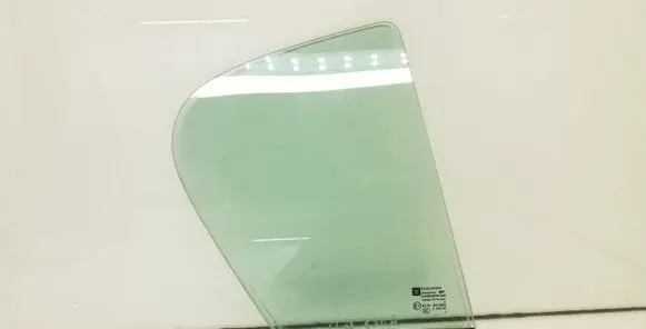 Opel Astra H Rear vent window glass 