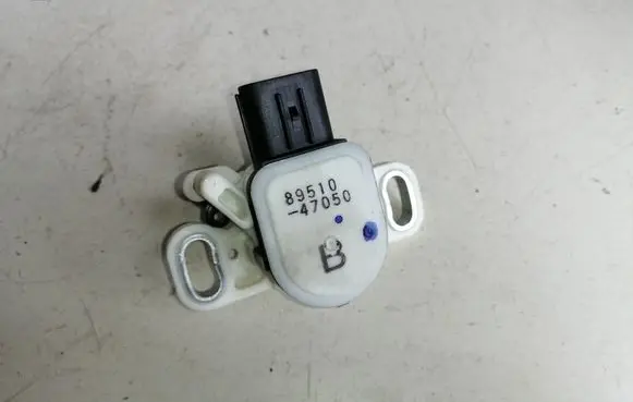 Brake pedal sensor switch