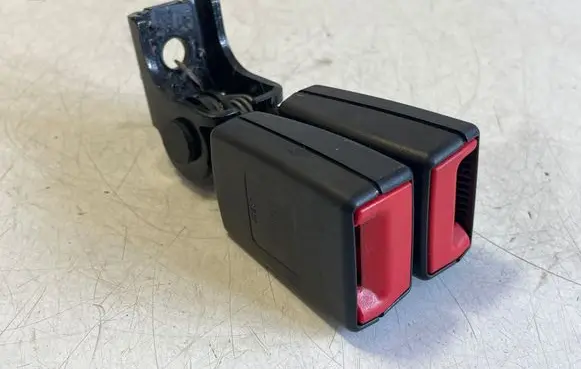 BMW X3 F25 Middle seatbelt buckle (rear) 7341687