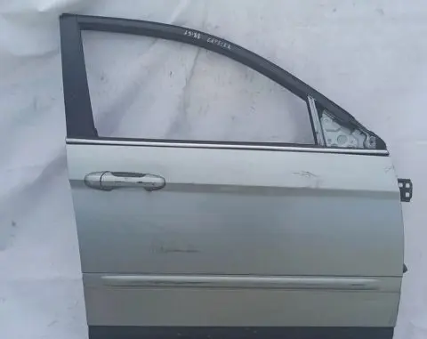 Chrysler Pacifica Front door Sidabrine