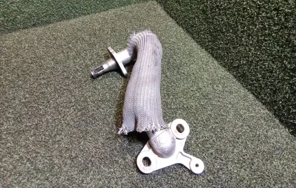 Renault Master III Engine coolant pipe/hose 147130894R