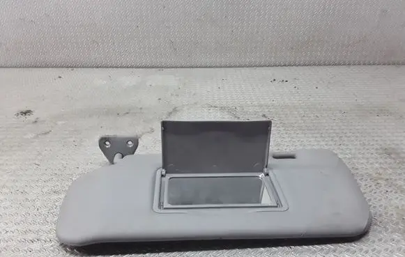 Nissan Primera Sun visor