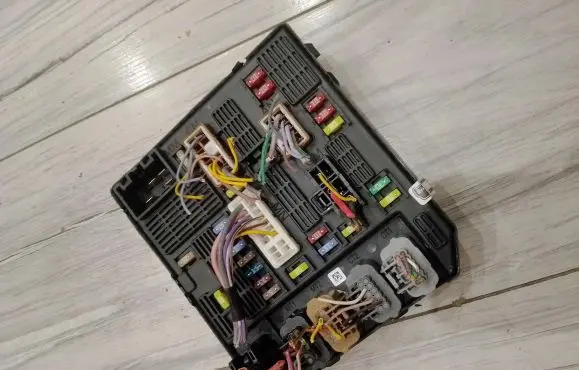 Renault Megane III BSM Control unit 284B62342R