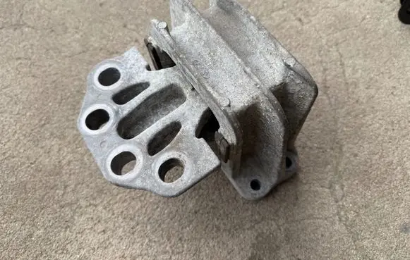 Ford Transit Custom Engine mount bracket GK216F012CC