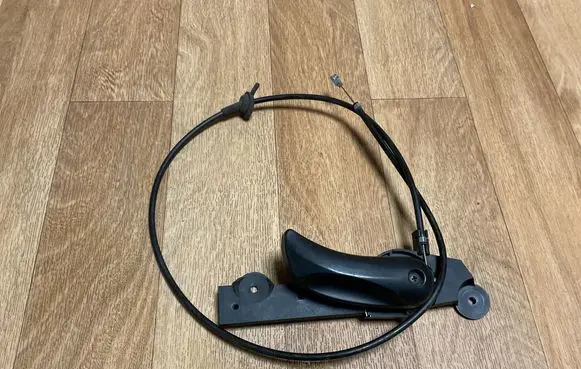 BMW 5 E60 E61 Engine bonnet (hood) release handle 7052579 22339910