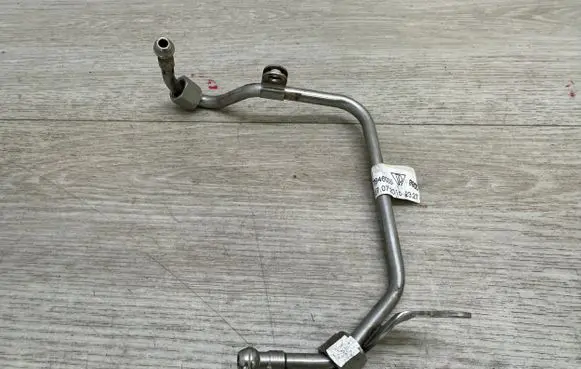 Porsche Macan (95B) Fuel main line pipe 94611012704 T946005