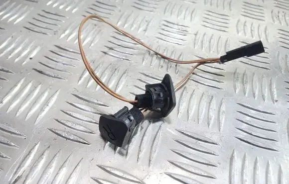 Opel Zafira A Steering wheel buttons/switches 16829755