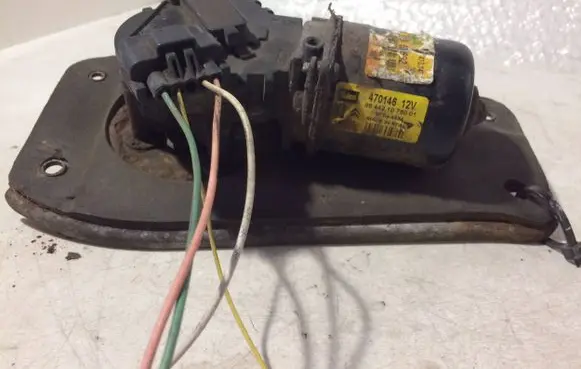 Citroen Berlingo Wiper motor 470146