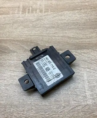 Audi A3 S3 8P Alarm control unit/module 1K0907719C