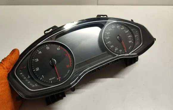 Audi A4 S4 B9 Speedometer (instrument cluster) 8W5920870C