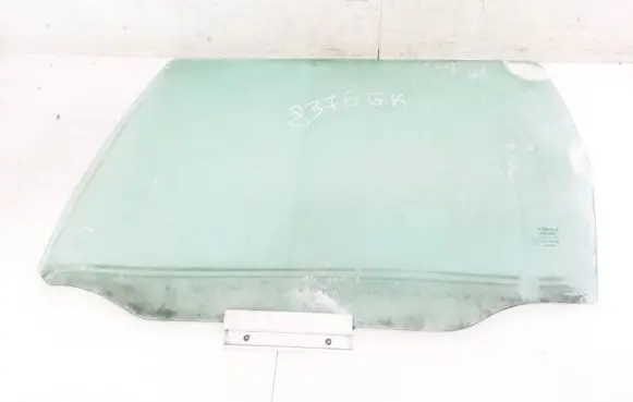 Volvo V70 Rear door window glass
