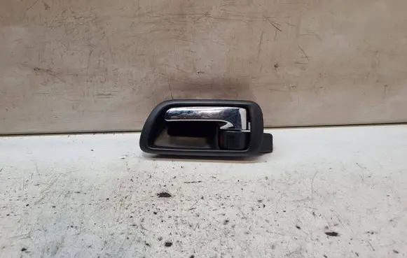 Toyota Corolla Verso AR10 Rear door interior handle 692060F010