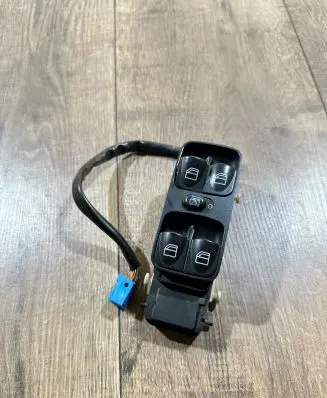 Mercedes-Benz C W203 Electric window control switch A2038210679 150903N001 501956