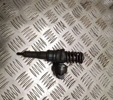 Volkswagen Caddy Fuel injector 04147200213 038130073AQ