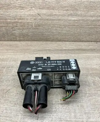 Volkswagen Golf IV Coolant fan relay 1J0919506H 898884000