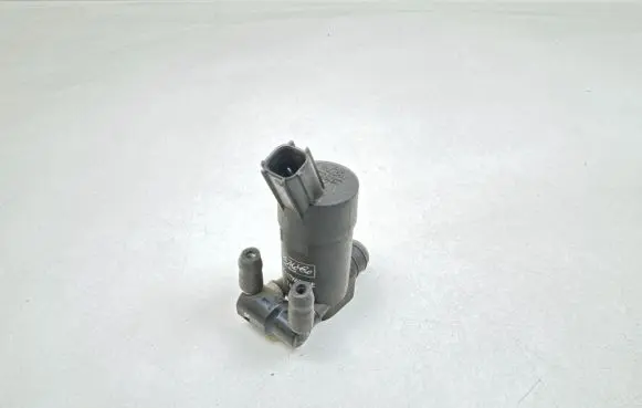 Ford Focus Windscreen/windshield washer pump 1S7117K624FE